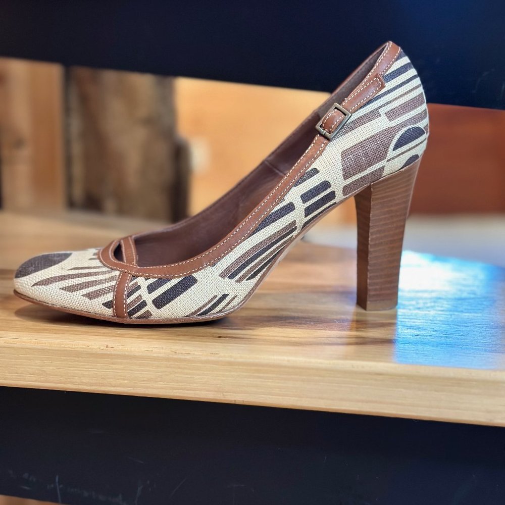 Banana Republic brown & tan woven fabric wood heels I Size 6.5